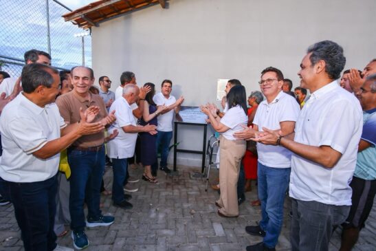 Governador inaugura arena esportiva e acompanha obras na Orla do Açude em Água Branca